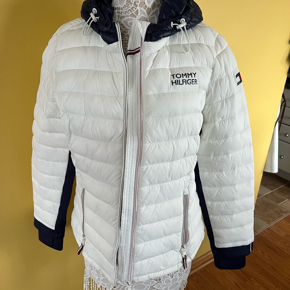 Tommy Hilfiger White and Navy Puffer Jacket